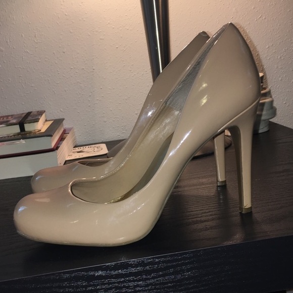 Jessica Simpson Nude Heels. Only wore once! - Picture 1 of 5